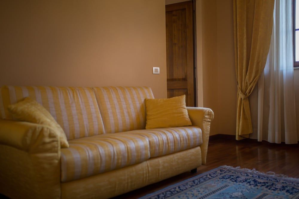 La Certosa di Pontignano Junior Suite 7