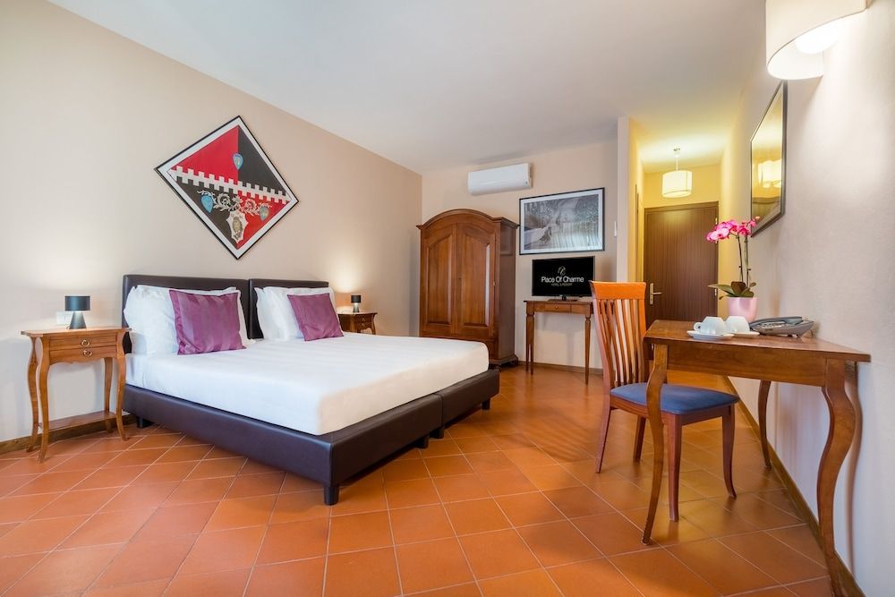 La Certosa di Pontignano Comfort Double Room 3