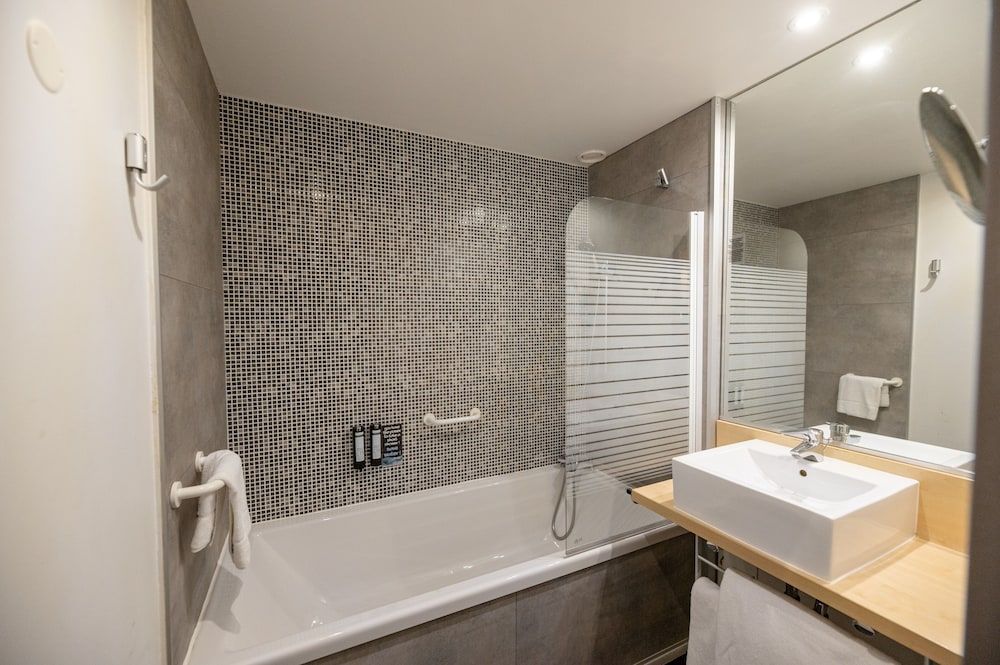 Hotel Alize Mouscron Standard Room with Bath 3