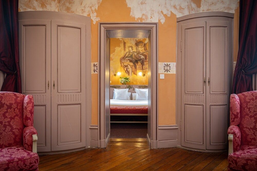 Chateau des Reynats Suite 3