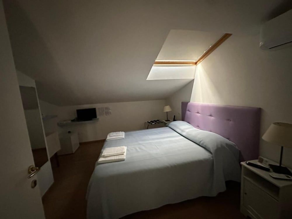 Suite, 2 Bedrooms - Attic