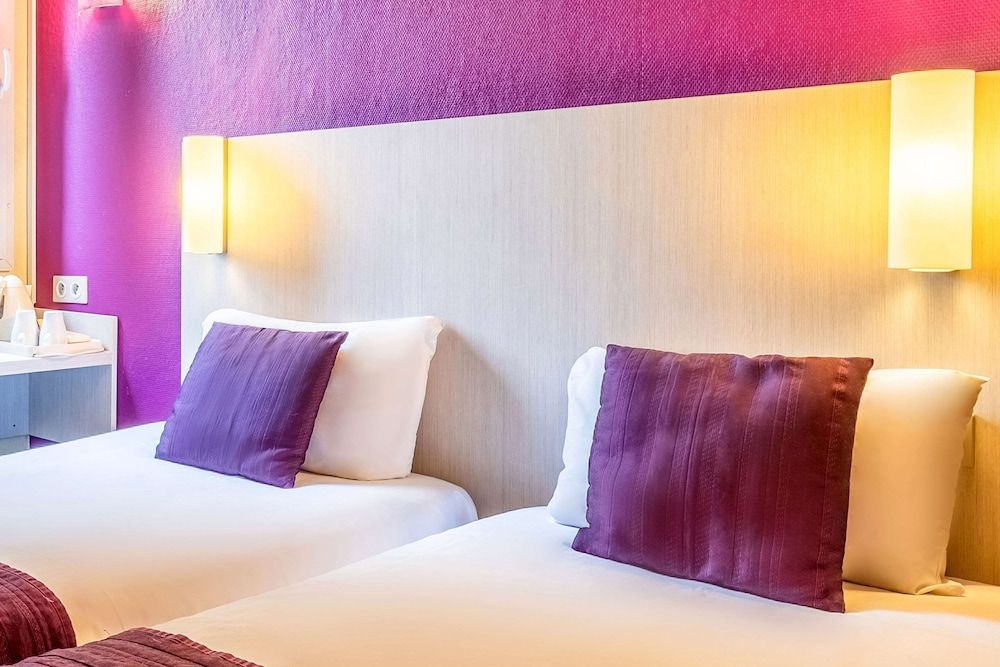 Comfort Hotel Orleans Olivet Standard Room, 2 Twin Beds, Non Smoking 3