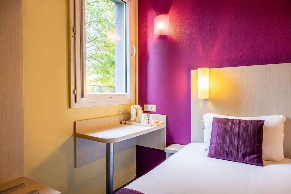 Comfort Hotel Orleans Olivet Standard Room, 2 Twin Beds, Non Smoking 2