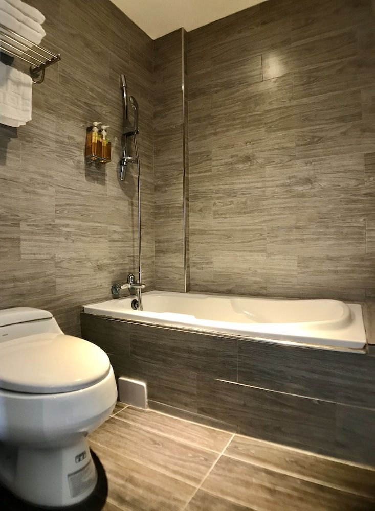 Martin Wales Hotel Kenting Comfort Triple Room, Balcony 3