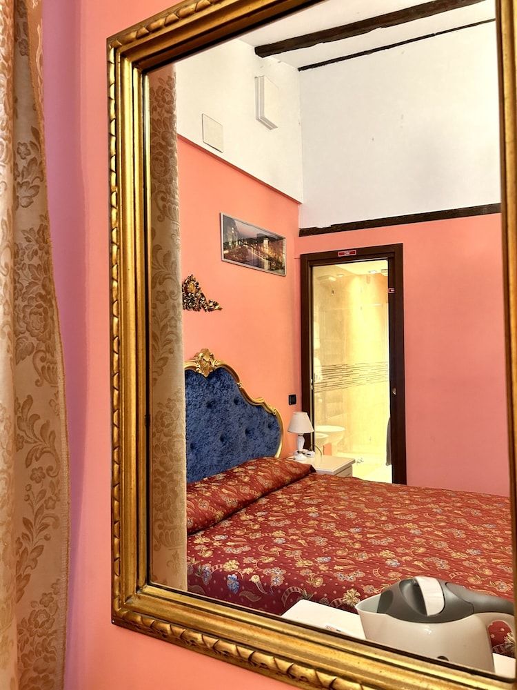 Alloggi Serena Standard Double Room, Private Bathroom 21