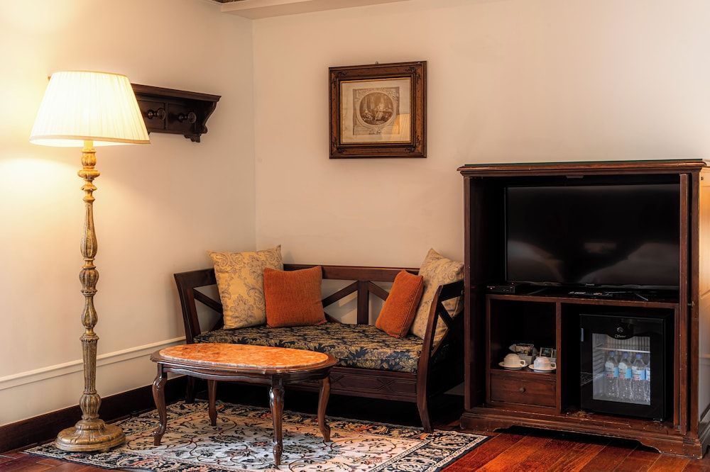 Shangrila Boutique Hotel Family Twin Room 6