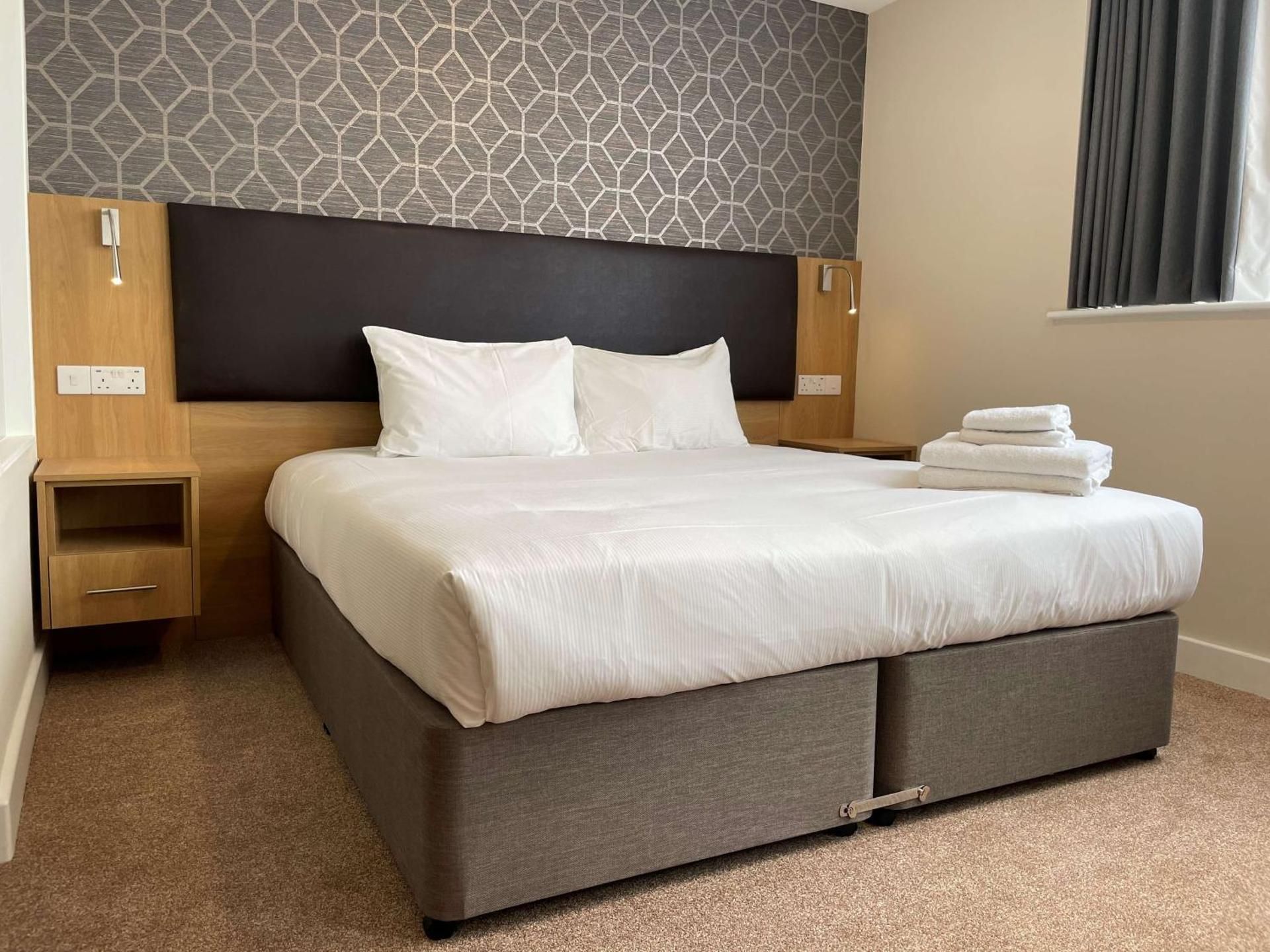 undefined Best Western Northfields Ealing Hotel-Opposite Northfield Station -Piccadilly line 8