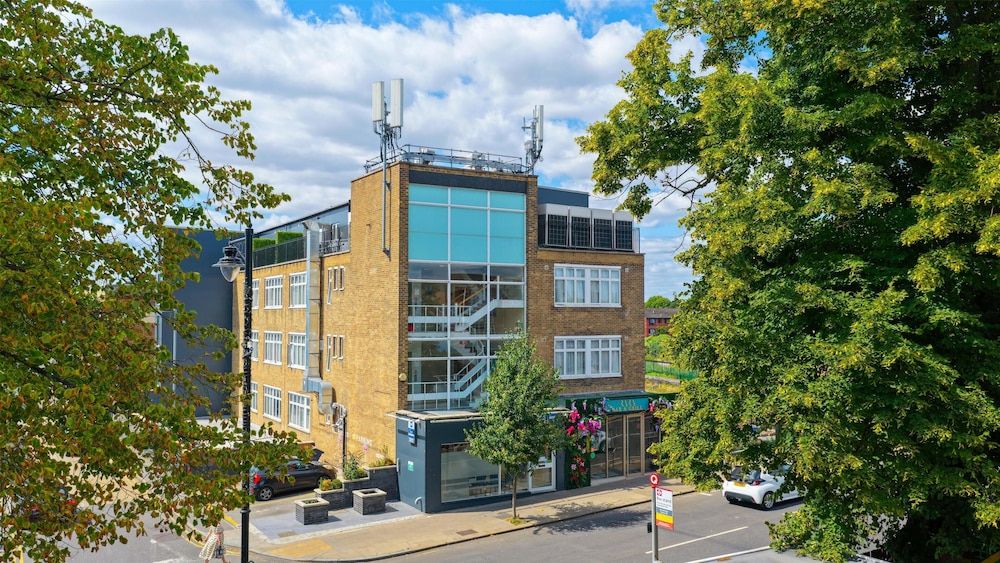 undefined Best Western Northfields Ealing Hotel-Opposite Northfield Station -Piccadilly line 3