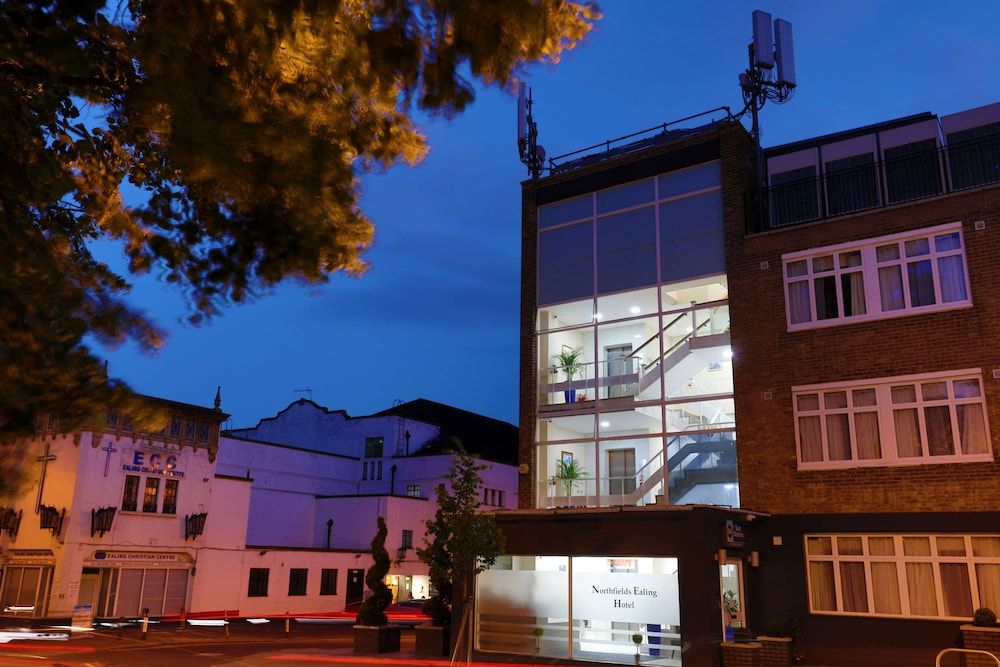 undefined Best Western Northfields Ealing Hotel-Opposite Northfield Station -Piccadilly line 6