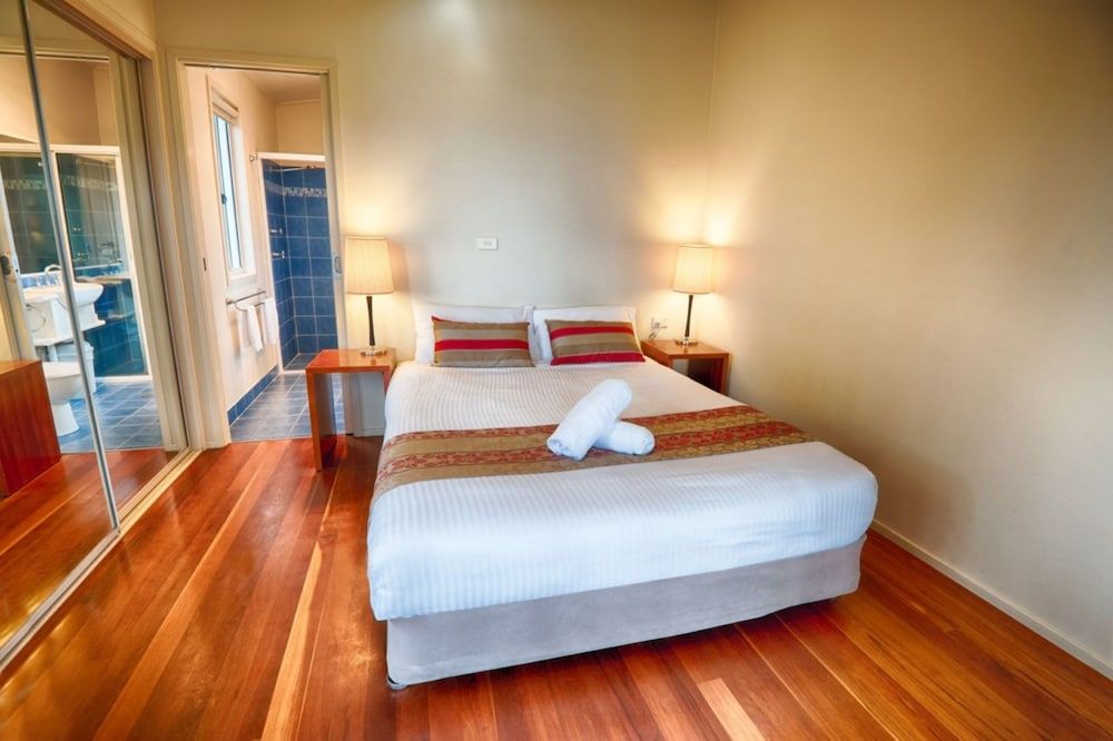 Discovery Parks - Pambula Beach Superior 2 Bedroom Cabin - Sleeps 6 2