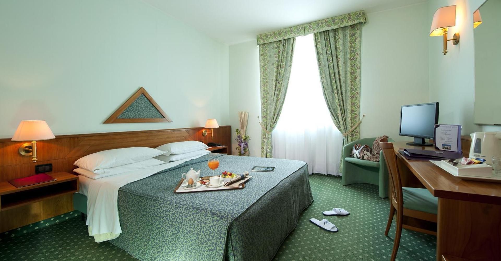 Castagna Hotel Triple Room 2