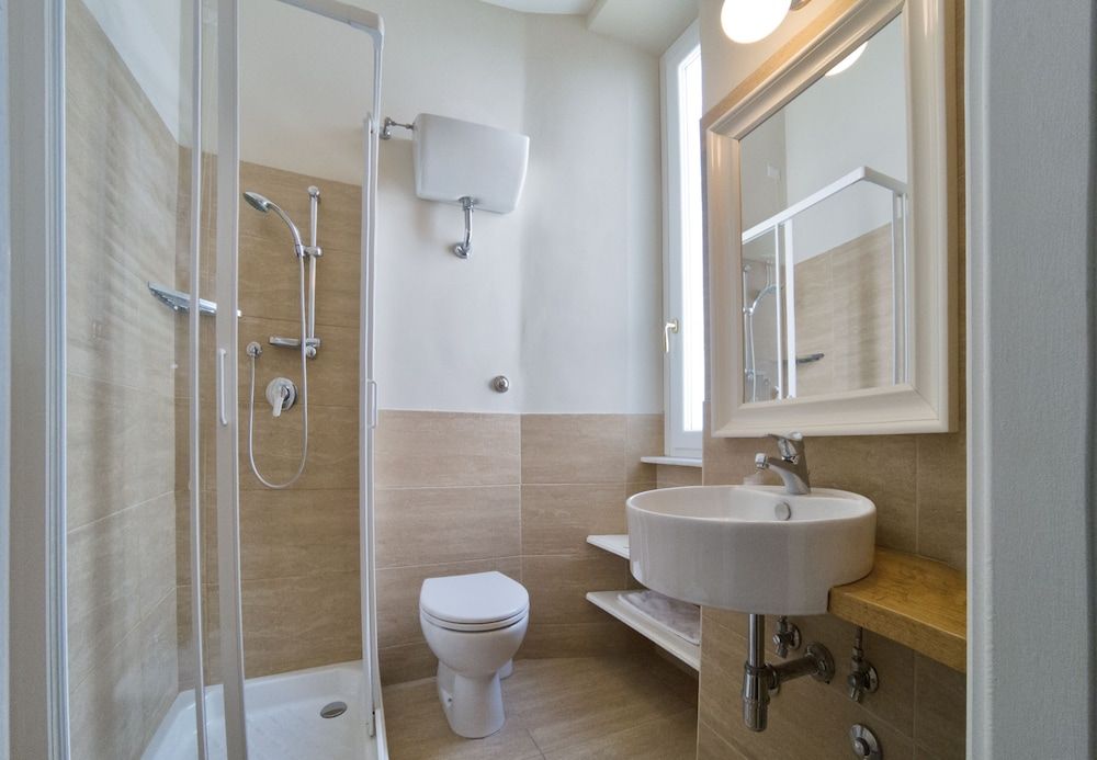 Hotel Touring Wellness & Beauty Executive Triple Room 5