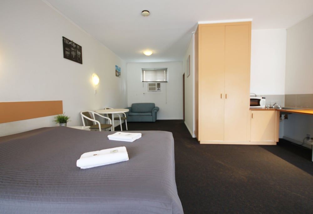 Melaleuca Lodge Standard Queen Room 4