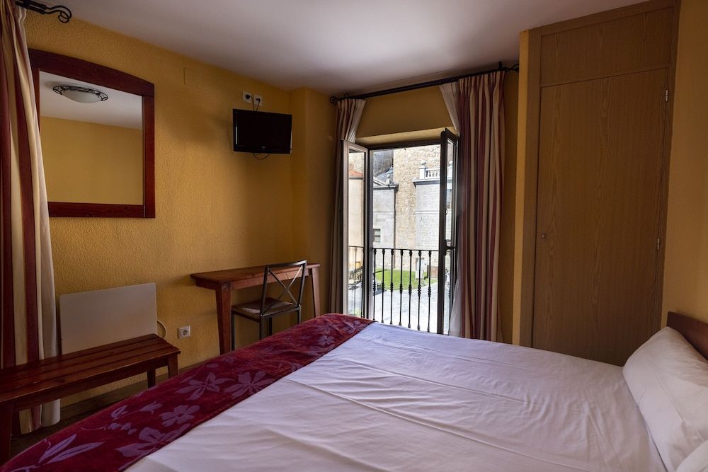 Hostal Restaurante Puerta del Alcázar Double Room 6