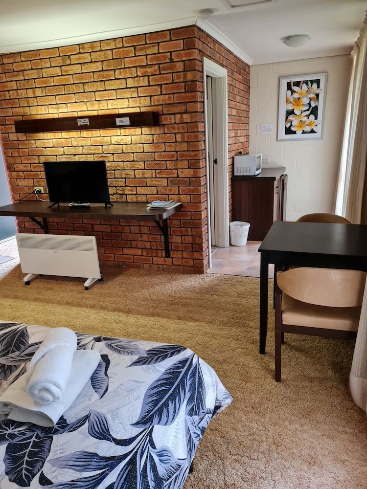 Toora Lodge Motel Standard Room, Jetted Tub 4