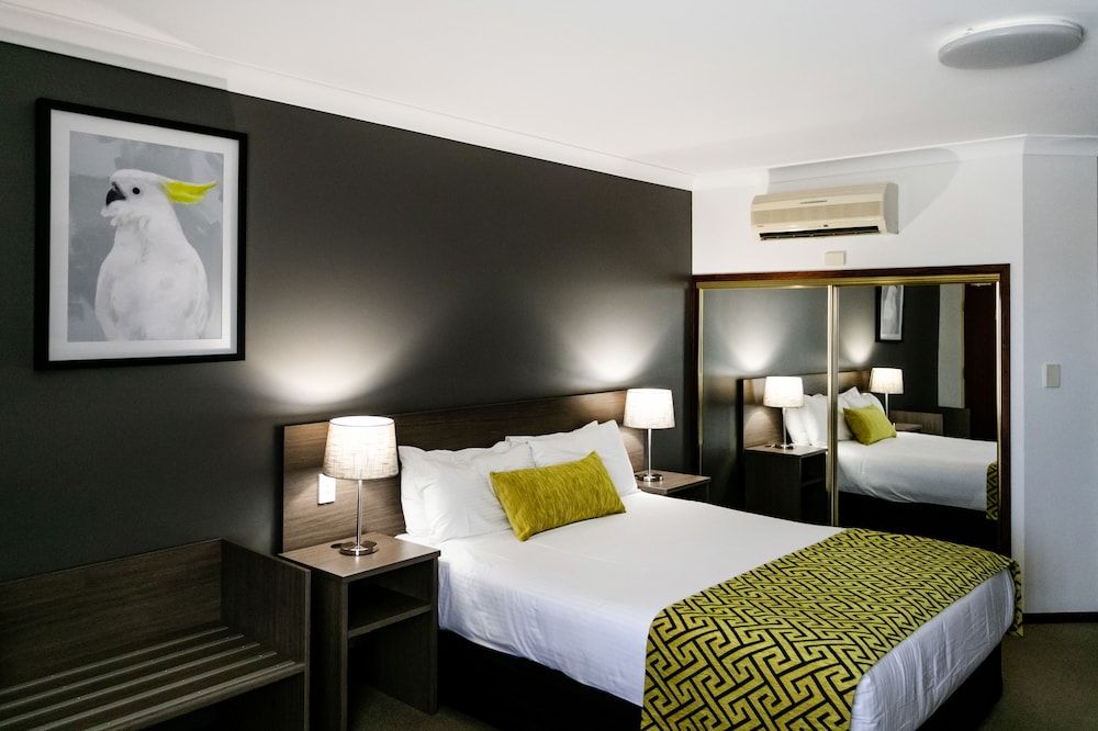 Superior Room, 1 King Bed, Non Smoking, Jetted Tub