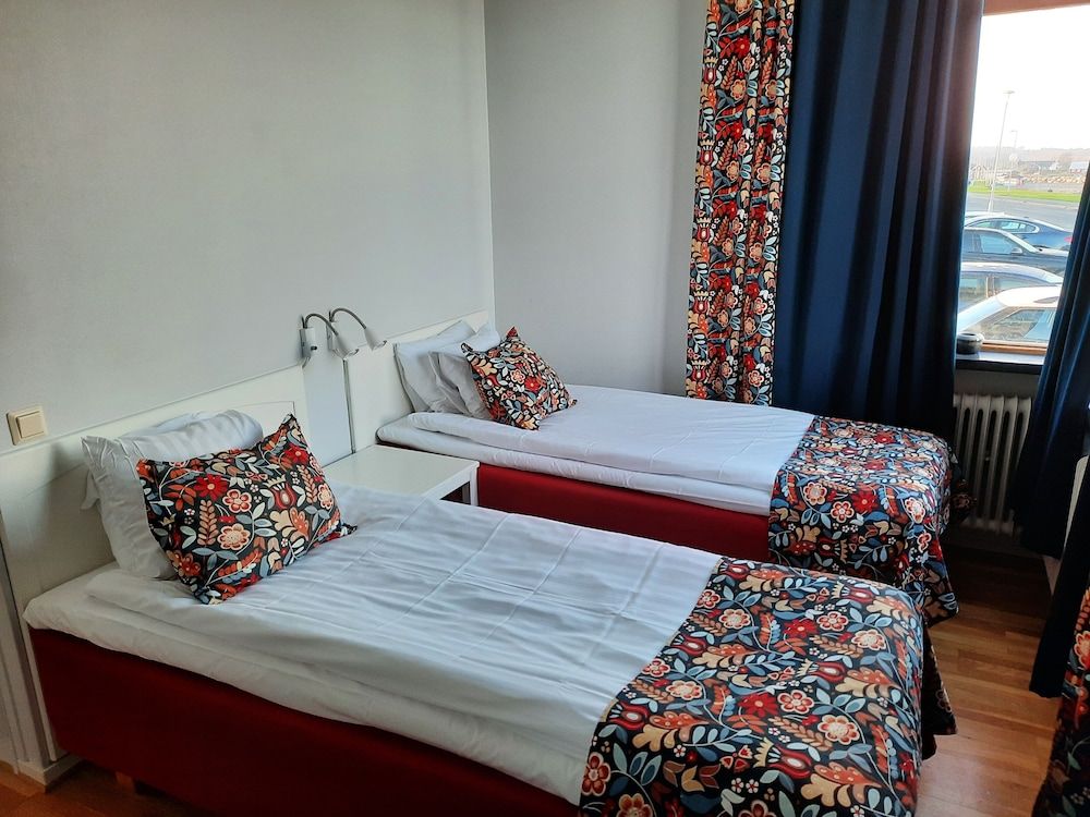 Hotel Svea, BW Signature Collection Standard Room, 2 Twin Beds, Non Smoking (Pet Friendly) 2