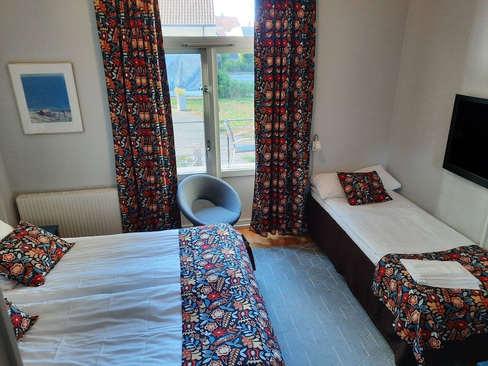Family Room, Multiple Beds, Non Smoking (Pet Friendly)