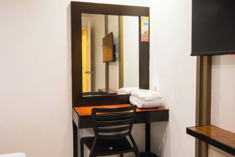 Hotel Sogo Santolan Deluxe Room, 1 Queen Bed 21