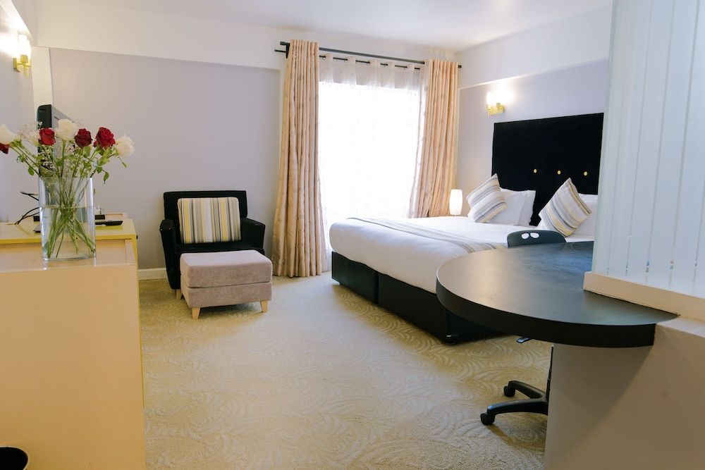 undefined West Wood Hotel 6