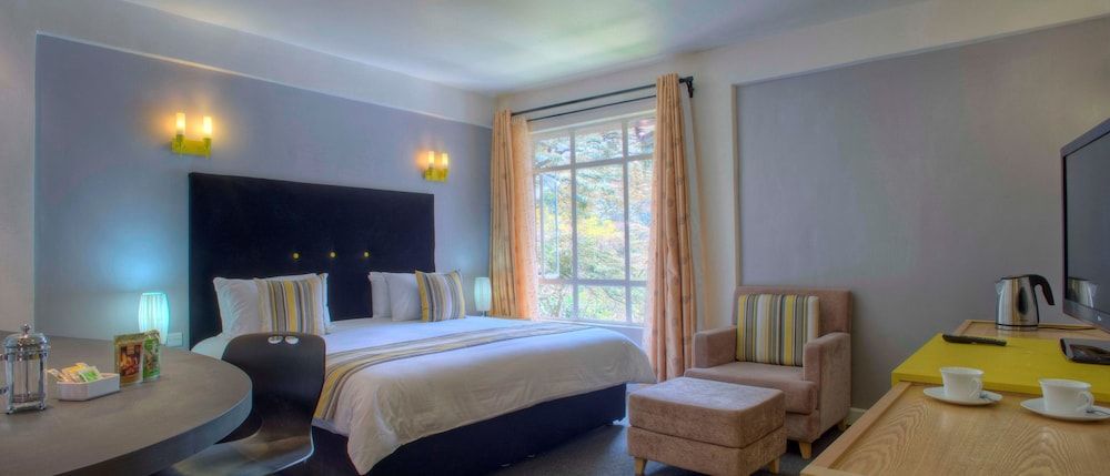 undefined West Wood Hotel 9