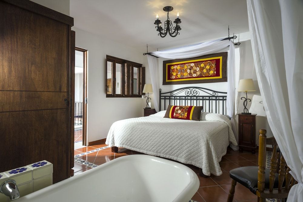 Tapalpa de mis Amores Romantic Suite, 1 King Bed 4