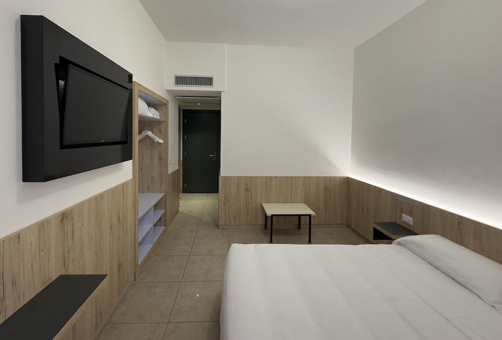 Hotel Holidays Classic Double Room 2