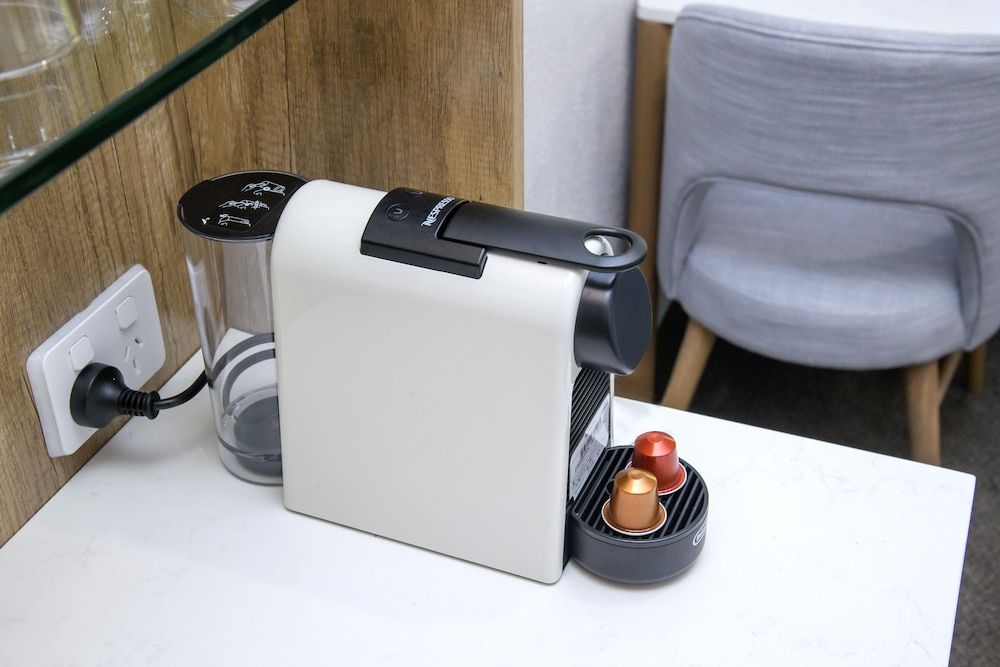 Palm Court Motor Inn Family Room 4