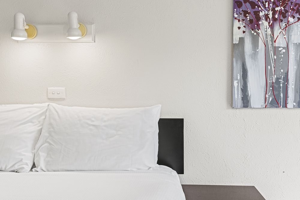 ASURE Brookvale Motel Large Studio 4