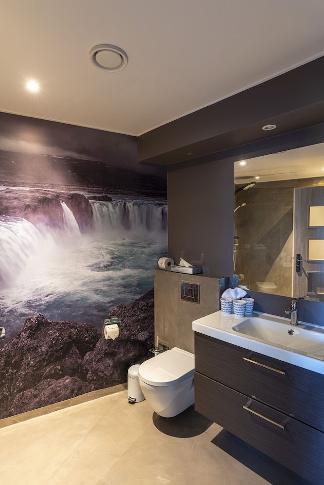 Hotel Kriunes - A city hotel by the lake Family Quadruple Room, Lake View 9