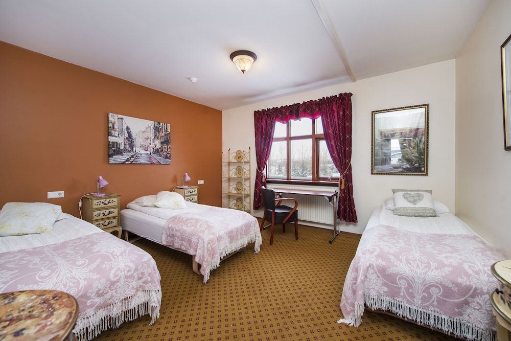 Family Room, 2 Bedrooms