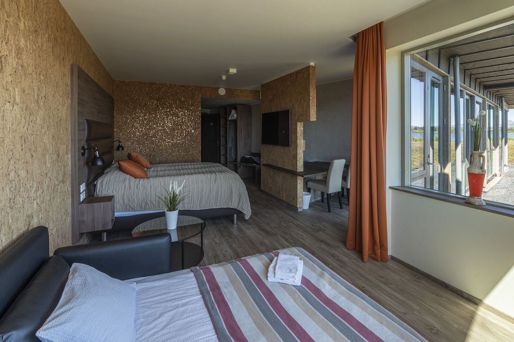 Hotel Kriunes - A city hotel by the lake Family Quadruple Room, Lake View 2