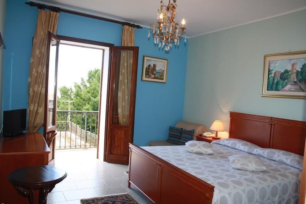 Queen Room, City or Water View, Balcony