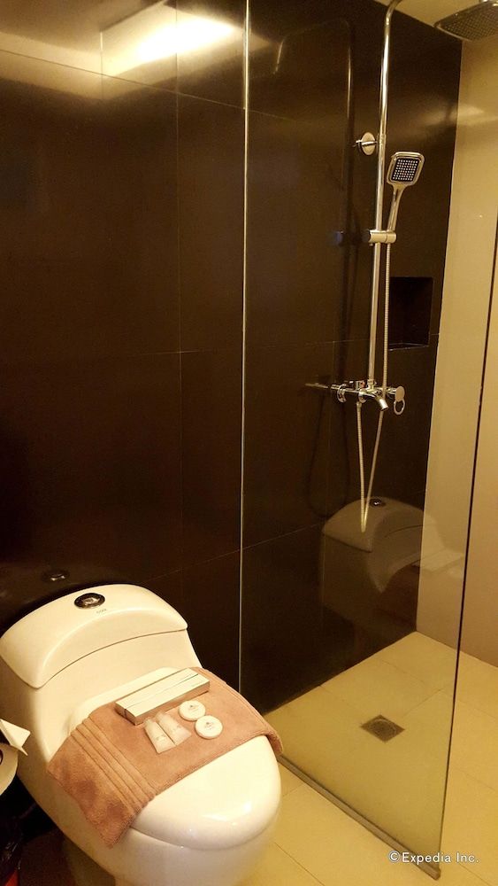 Gervasia Hotel Makati Standard room with breakfast for 2 6