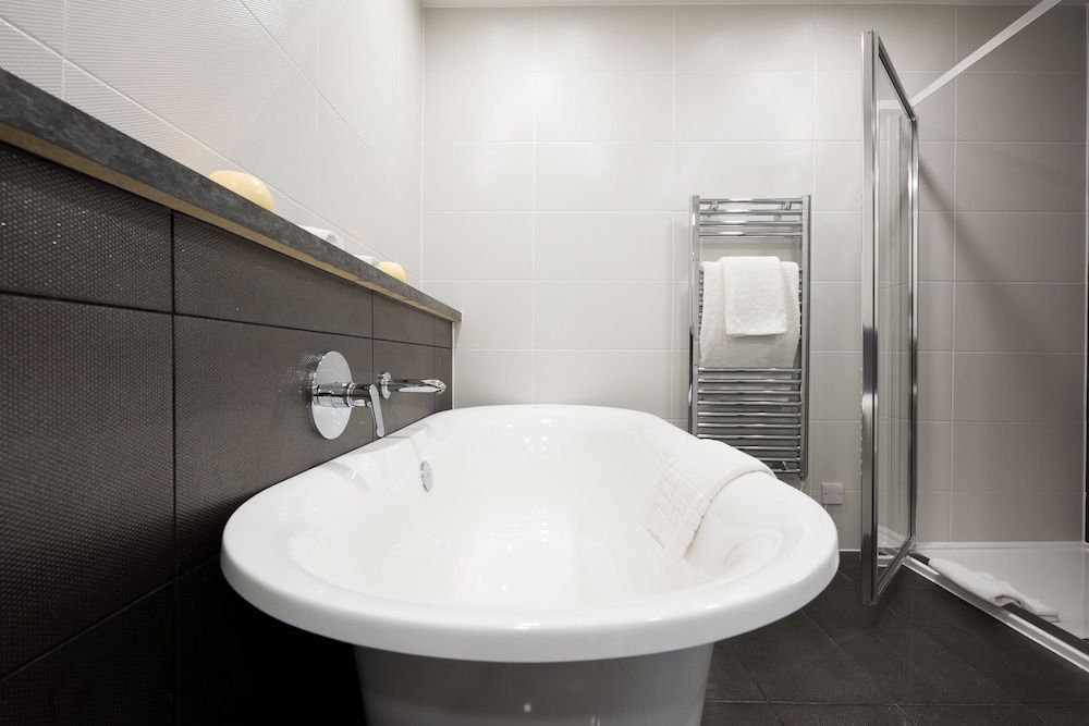 The Bromley Court Hotel Suite 5