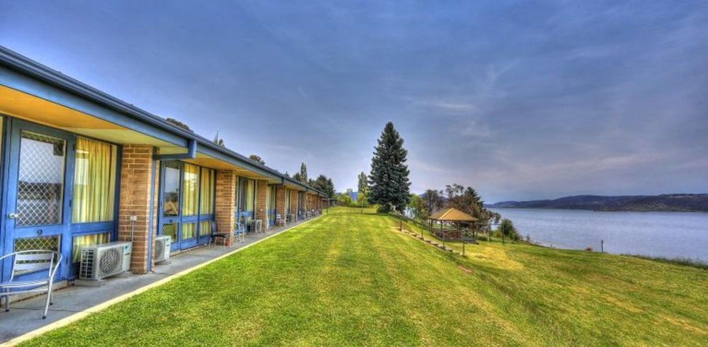 Lake Jindabyne Hotel