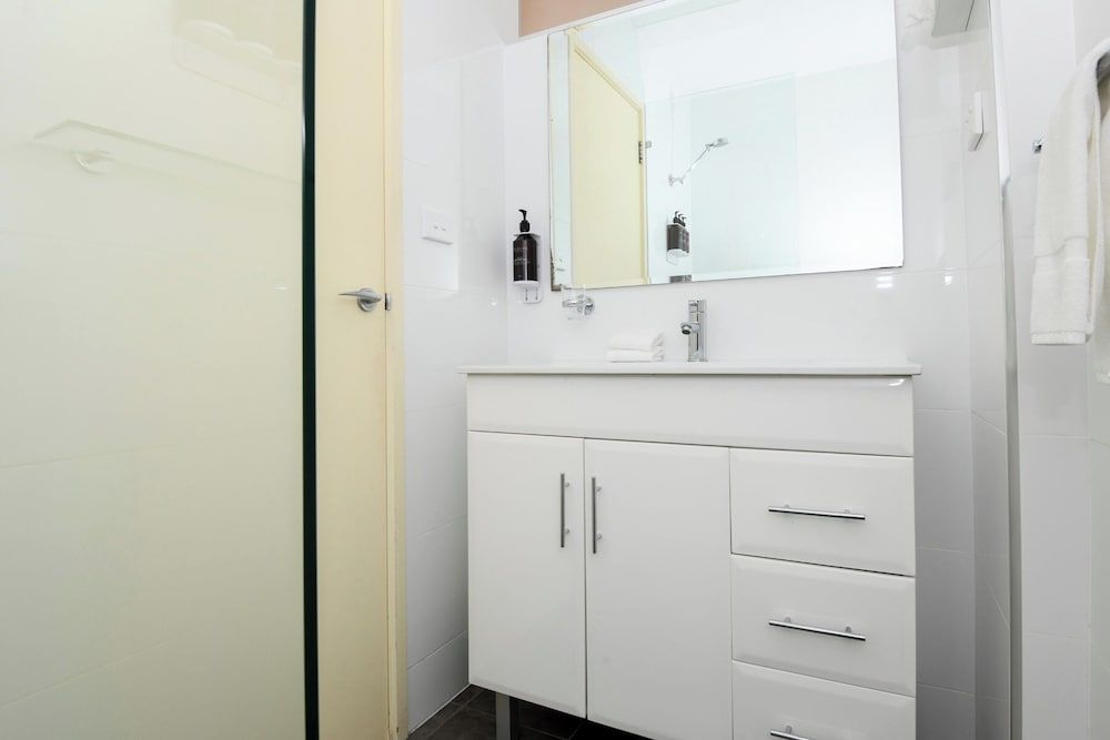 Lake Jindabyne Hotel Standard Room 6