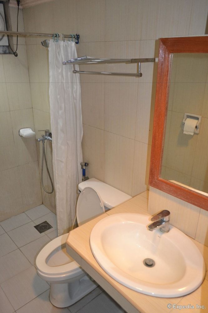 Cebuview Tourist Inn Family Room (Deluxe) 6