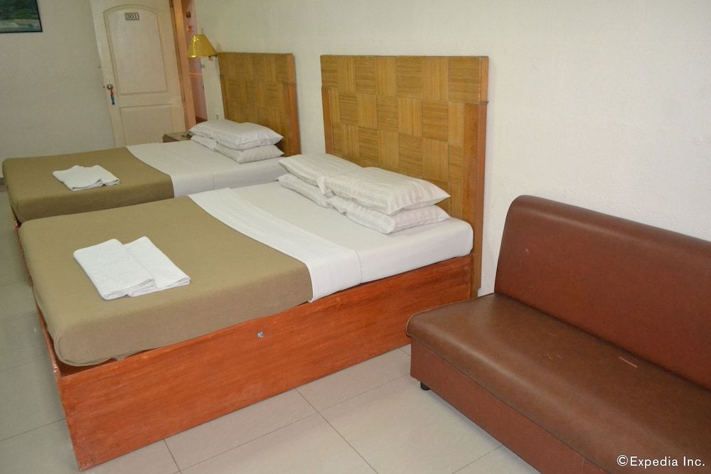 Cebuview Tourist Inn Family Room (Deluxe) 2