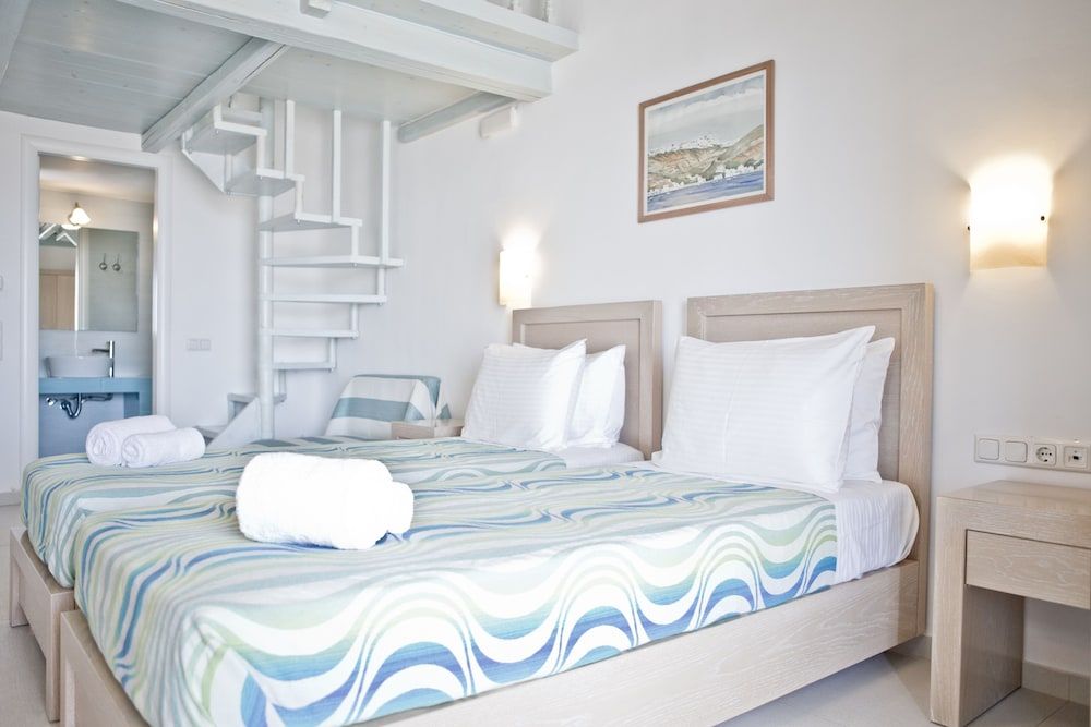 Niriides Homes & Villas Studio (Split Level) 3