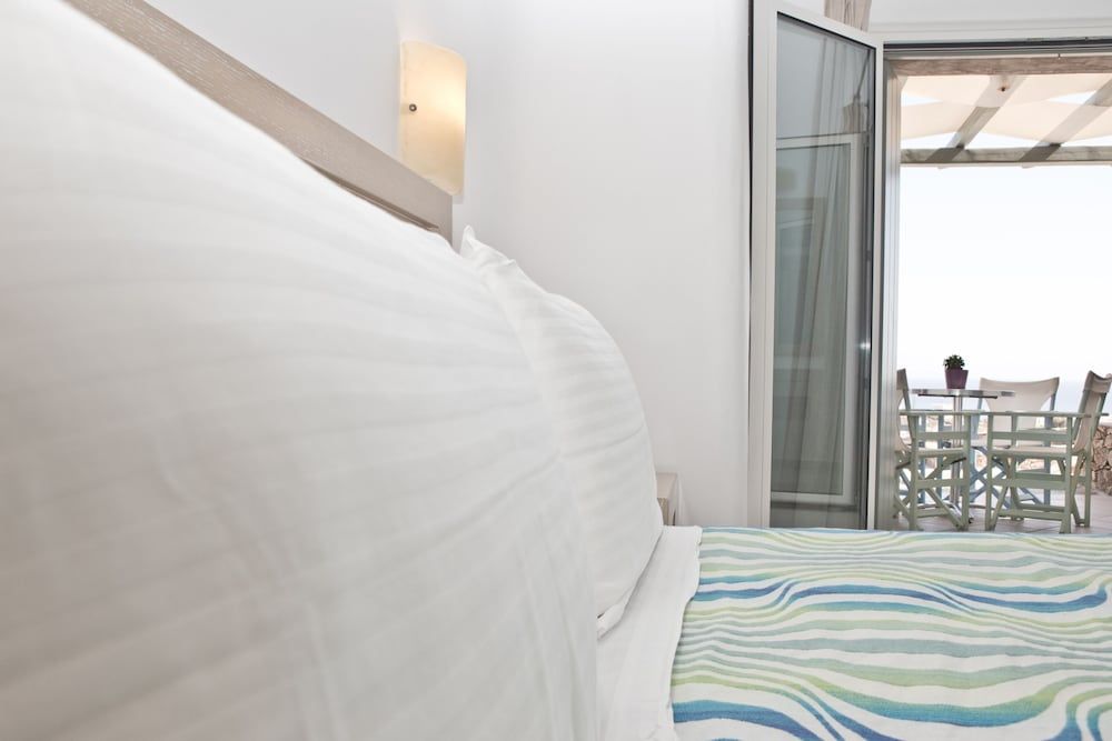 Niriides Homes & Villas Studio (Split Level) 9