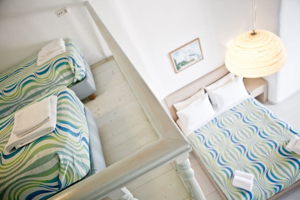 Niriides Homes & Villas Studio (Split Level) 5