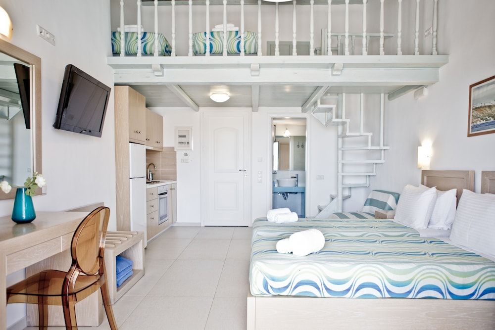 Niriides Homes & Villas Studio (Split Level) 7