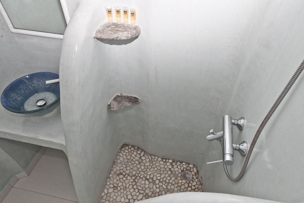 Niriides Homes & Villas Studio (Split Level) 15