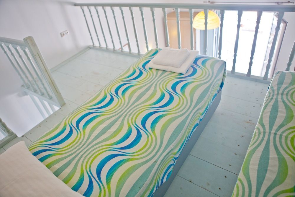 Niriides Homes & Villas Studio (Split Level) 2