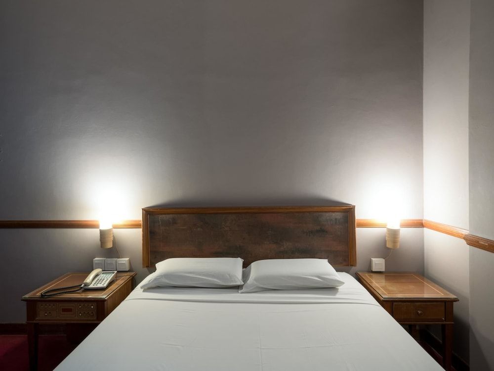 Four Chain View Hotel Deluxe Room 3