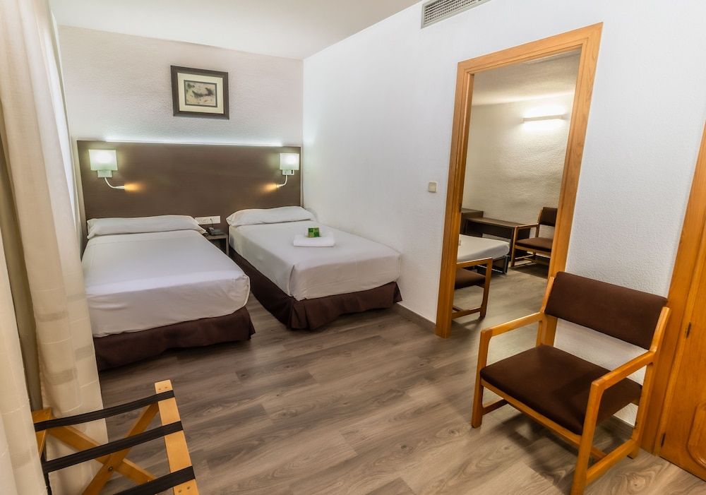 Hotel Pacoche Murcia Superior Triple Room 5