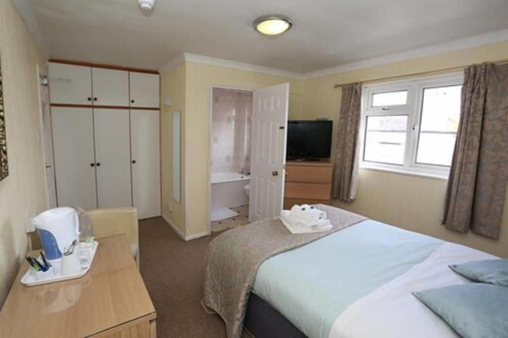 Dorset Hotel Double Room, Ensuite 5