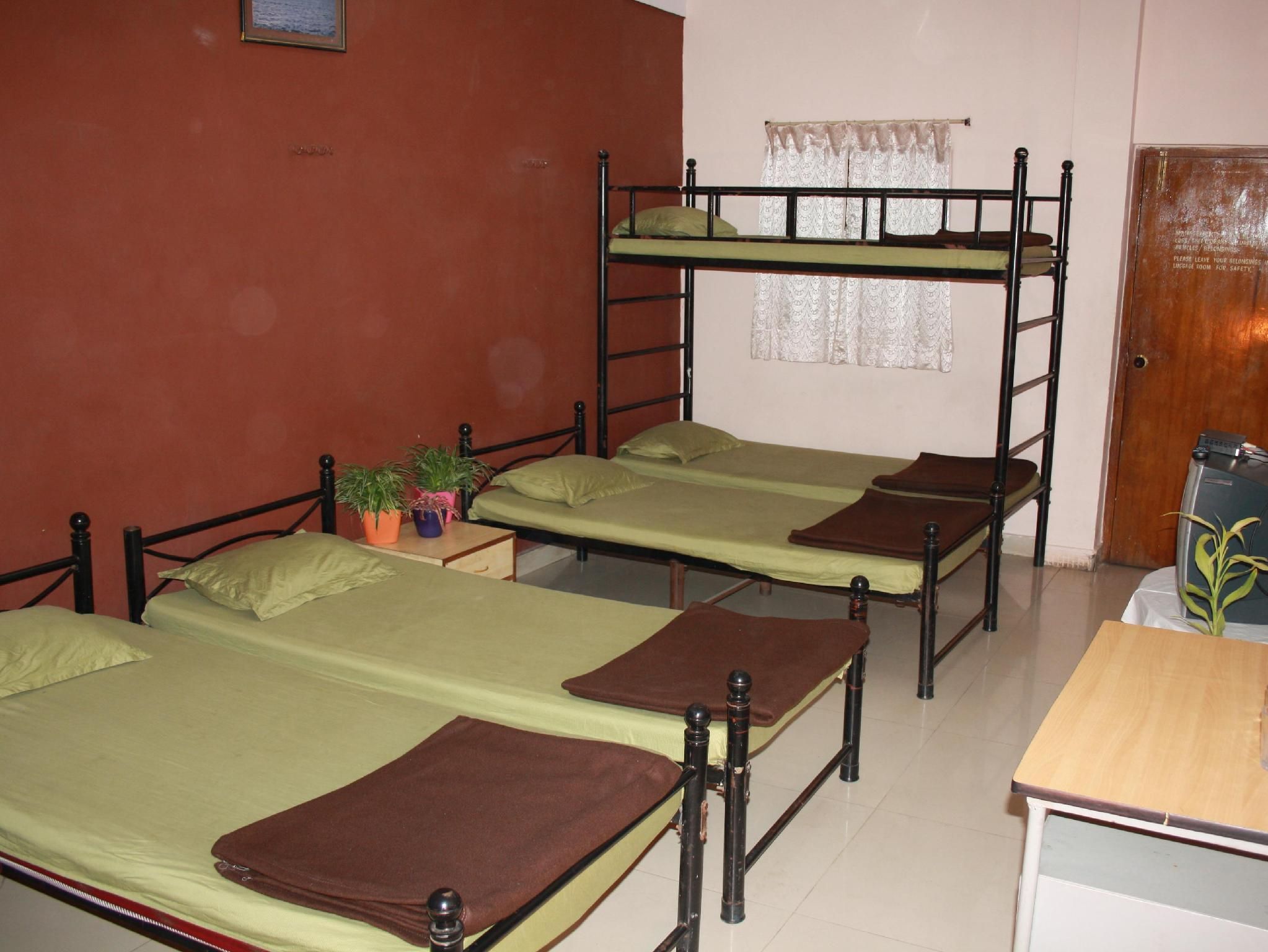 Minerva Residency - Hostel Family Room