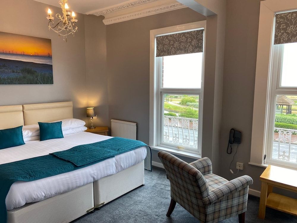 Furzedown Hotel Deluxe Double Room, Ensuite, Sea View (Deluxe Queen Seaview) 3